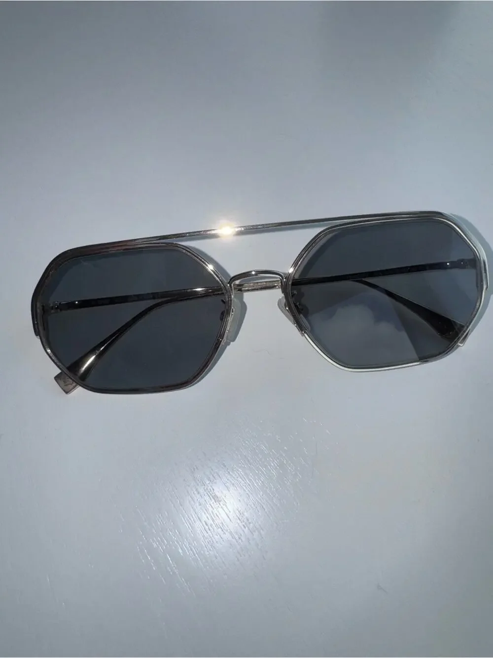 Fendi FE40039U 10A Gold Geometric Sunglasses Gray Lenses Made in Italy